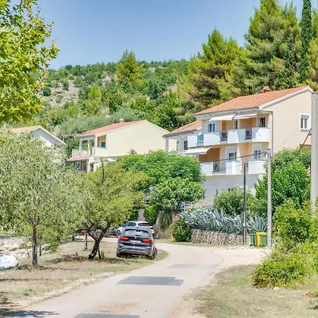 Daria 1 By Interhome Apartman Anic