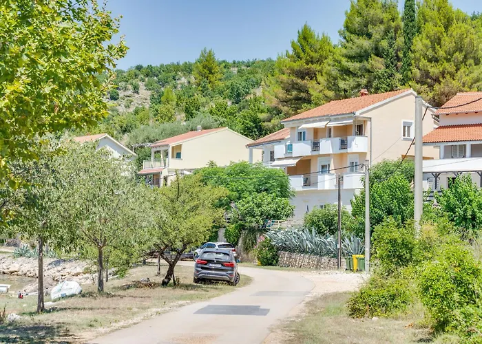 Daria 1 By Interhome Apartman Anic