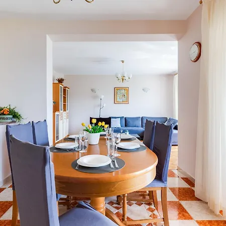Daria 1 By Interhome